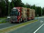 VOLVO Holztransport auf Finnischischen Straßen bei KEMI; 160725