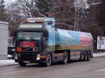 VOLVO-Tanksattel von EUROL kehrt nach einer Zustelltour zurck;101228
