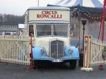 Dieser seltene Berna Lkw gehrt zum Fuhrpark des Circus Roncalli, was man
natrlich leicht auch an der Aufschrift erkennen kann. Das Fahrzeug
war am 5.2.2009 bei einem Gastspiel in Osnabrck zu sehen.