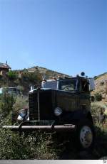 Old and Rusty: Alter Oshkosh zu finden bei der groen Fahrzeugsammlung der 'Gold King Mine' in Jerome, Arizona / USA.