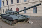 Ein Kampfpanzer T-72M der NVA im Militärhistorischen Museum der Bundeswehr.