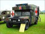 Hummer M 1035 Ambulance, BJ 1990, Gewicht 2.340 kg, der luxemburgischen Armee ausgestellt in Ettelbrck am 07.06.08.