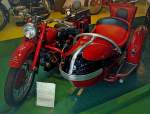 Moto Guzzi Astore mit Seitenwagen, Baujahr 1950, 1-Zyl.motor mit 500ccm Und 19PS, Vmax.90Km/h, das Gespann war in Italien fr vier Personen zugelassen, Automuseum Fritz B.Busch, Aug.2012