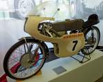 Kreidler Rennmaschine, Baujahr 1962, 1-Zyl.2-Takt-Motor mit 50ccm, 12,5PS, 12 Gnge, 13.000U/min, Vmax.160Km/h, das  schnellste Moped  der Welt fuhr 1965 in Vollverkleidung den Weltrekord von