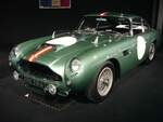 Aston Martin DB4 GT Prototyp aus dem Jahr 1959. Hier handelt es sich um einen Prototypen des Aston Martin DB4 GT aus dem Jahr 1959. Er kann somit als Urvater aller DB4 GT`s angesehen werden. Mit dem legendären Stirling Moss (*1929 +2020) am Steuer gewann dieses Fahrzeug im Jahr 1959 das Rennen von Silverstone. Im gleichen Jahr nahm das selbe Fahrzeug auch an den 24 Stunden von LeMans teil. Der Sechszylinderreihenmotor hat einen Hubraum von 3670 cm³ mit einer Leistung von 306 PS. Die Höchstgeschwindigkeit soll 245 km/h betragen haben. Nationales Automuseum/Loh Collection am 08.11.2023.