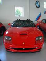 Ferrari 550 Barchetta, Baujahr 2002, V12-Zyl.Motor mit 5500ccm und 485PS, Vmax.300Km/h, von dem Typ wurden 448 Stck gebaut, Neupreis 430.000DM, Autosammlung Steim Schramberg, Aug.2010