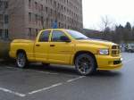 Dodge Ram SRT-10 Quad Cab Yellow Fever Edition (500 Fahrzeugen gebaut). Danderyd Schweden. Am 10.04.2008