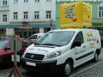 FIAT als Werbetrger der PSK-Bank am Rieder Hauptplatz;100506