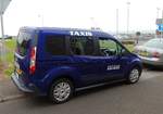 Ford Transit Connect Taxi am 12.06.19 in Invergordon