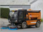 Straenkehrmaschine der Marke Schmidt bei Reinigungsarbeiten aufgenommen am 22.06.2012.