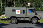 Dieses militärische Rettungsfahrzeug auf Basis des Mercedes-Benz Unimogs war Anfang September 2023 in Kleine Brogel zu sehen.