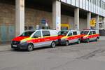 Drei DB Notfallmanager Mercedes Benz Vito am 27.12.23 in Würzburg Hbf