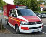 =VW T 5 der Feuerwehr ERBACH als Doppelkabiner mit Ladepritsche steht in Hünfeld anl. der Hessischen Feuerwehrleistungsübung 2019, 09-2019