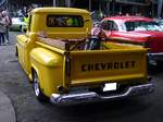 Heckansicht eines Chevrolet Apache 3100 des Modelljahres 1958. Altmetall trifft Altmetall am 23.07.2017 im LaPaDu.