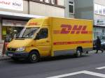 DHL-Paketdienst auf Auslieferungstour durch Fulda am 26.01.2009