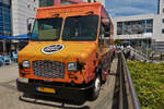 Freightliner Food Truck, stand vor einem Einkaufscentrum. 06.2022