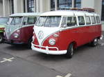 Diese beiden VW T1 Busse von Volkswagen do Brasil warten an der Düsseldorfer Classic Remise wohl auf ihre Restaurierung bzw.