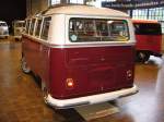 Heckansicht eines VW T1 Bus Achtsitzer Sondermodell. 1963 - 1967. VW-luftgekhlt Treffen an der Dsseldorfer Classic Remise.