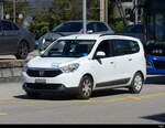 tpn Dienstfahrzeug - Dacia Lodgy Nr.901 auf einem Parkplatz beim Bhf. Nyon am 06.04.2024