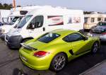 Rückansicht: Porsche Cayman  Peridot Green , Parkplatz des Hockenheimring am 13.10.2013