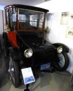 Detroit Electric Car, dieses US-amerikanische Elektromobil wurde von 1907-30 gebaut, Reichweite 150Km, Vmax.55Km/h, Museum Autovision Altluheim, Sept.2014