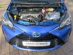 Blick in den Motorraum des Toyota Yaris Hybrid, Krefeld, 3.11.18