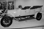 Ein Audi E Typ 22/55 von 1913 ist Teil der Ausstellung im Auto- und Technikmuseum Sinsheim.