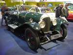 Bentley 3.0 Litre Speed Tourer. 1924 - 1929. Der 3.0 Litre kam bereits 1921 auf den Markt. Ab 1924 stieg die Motorleistung um 10 PS und der Wagen hatte serienmäßig eine Vierradbremsanlage. Für einen solchen sportlichen Tourer musste man, bei seiner Markteinführung, mindestens 1.125,00 Pfund investieren. Der 4-Zylinderreihenmotor mit 
16-Ventiltechnik hat einen Hubraum von 2996 cm³ und leistet 80 PS. Mit dieser Motorleistung kann der Wagen eine Höchstgeschwindigkeit von 145 km/h erreichen. Techno Classica Essen am 22.03.2018.