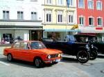 BMW aus Mnchen platziert sich neben einem Chandler Tourer anlsslich der zweitgigen Oldtimerausfahrt; 080621