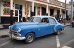 Chevrolet aus den 50er Jahren auf den Strassen von Santiago de Cuba. Die Aufnahme stammt vom 11.07.2013.