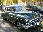 Chevrolet Styleline Sedan DeLuxe von 1950. Besucherparkplatz der Historicar am 21.10.2012.