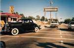 Ein Dodge Business Coupe, Baujahr 1936, biegt bei Otter Creek/Florida, auf die 24 West Richtung Cedar Key ab.