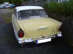 Heckansicht eines Ford Taunus 17M de Luxe P2 2-türig. 1957 - 1960. Eine solche 2-türige de Luxe Limousine schlug 1959 mit DM 7.370,00 zu Buche. Alt-Ford-Treffen am 12.05.2013 in Essen.