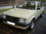 Opel Kadett D Limousine 5-türig. 1979 - 1984. Mit dem D Kadett hielt der Frontantrieb bei Opel Einzug. Es waren etliche 4-Zylinderreihenmotoren lieferbar, die mit einem Hubraum zwischen 1.0l und 1.8l aufwarten konnten. Historicar am 17.10.2015.