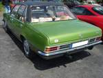 Heckansicht einer Opel Commodore B Limousine der Baujahre 1972 bis 1977. Youngtimertreffen Zeche Ewald in Herten am 12.05.2019.