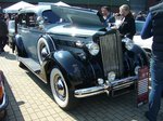 Packard eight Series 15 aus dem Modelljahr 1937. Der 8-Zylinderreihenmotor leistet 100 PS aus 5240 cm³ Hubraum. Außengelände der Techno Classica am 09.04.2016.