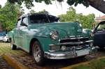 Plymouth Spezial Delux mit Jahrgang 1950 auf einem Parkplatz in der Nhe von Havanna.
