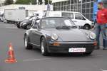 Porsche 911 steht an der Sonderaufgabe anl. der DMV-ClassicTour  Rund um Fulda  des MSC Fulda am 07.06.2009