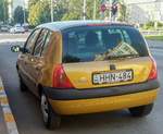 Rückansicht eines Renault Clio II. Aufnahme: Pecs (HU), Juni, 2019