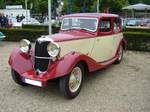 Riley 12/4. 1934 - 1935. Diese nur ca. ein Jahr produzierte Limousine wird von einem 
4-Zylinderreihenmotor angetrieben der aus 1496 cm³ Hubraum ca 50 PS leistet. Oldtimertreffen an der Galopprennbahn Krefeld am 16.07.2017.