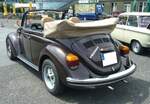Heckansicht eines VW Typ 15  Käfer Cabriolet  im Farbton colorado metallic aus dem Jahr 1977. Kleinwagentreffen an Mo´s Bikertreff in Krefeld am 22.07.2023.