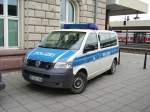 Ein Bundespolizei VW T5 in Mannheim Hbf am 23.01.11