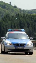 Polizei Thüringen Einsatzfahrzeug zur Absicherung der Thüringen - Rundfahrt in Zeulenroda.