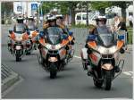 Einige Polizeibeamte mit Ihren Motorrdern in den Strassen von Diekirch.