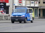 Polizei Basel - VW  BS  1229 unterwegs in der Stadt Basel am 19.03.2023