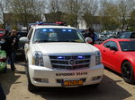 Ein Cadillac Escalade als ALASKA State Trooper bei einen US Car/Oldtimer Treffen am 01.05.16 in Frankfurt am Main Bergen Enkheim
