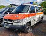 =VW T4 als Katastrophenschutzfahrzeug des BRK KV Kronach steht auf dem Parkplatzgelände der RettMobil 2022 in Fulda, 05-2022