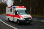 Die Johnanniter Katastrophenschutz Main Kinzig Kreis Mercedes Benz Sprinter RTW am 12.03.23 bei einer Evakuierung in Hanau