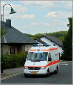 Der Krankenwagen darf bei einem Radrennen nicht fehlen und so begleitete auch am 05.06.10 dieses Rettungsfahrzeug die Luxemburgradrundfahrt (Tour de Luxembourg).