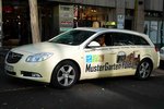 =Opel-Taxi wartet auf neue Fahrgäste. Fulda im September 2016